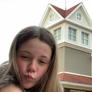 Meet your Posher, Ella